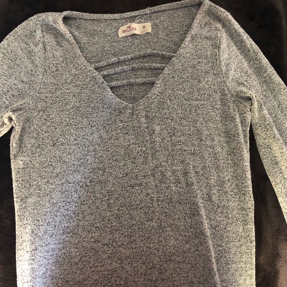 Gray long sleeve shirt